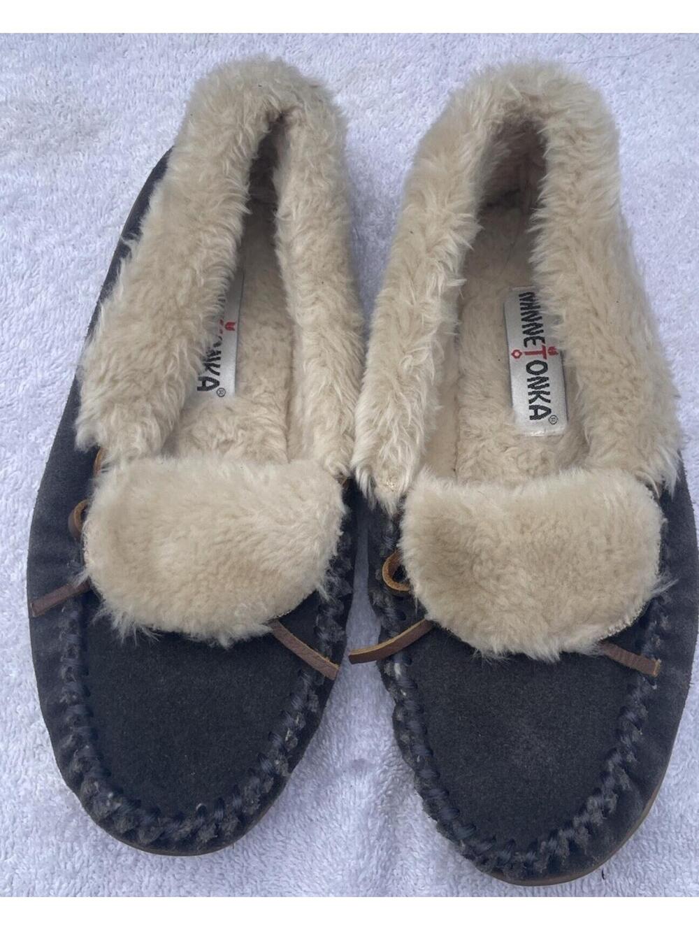 minnetonka moccasins size 8 Blue White Women
